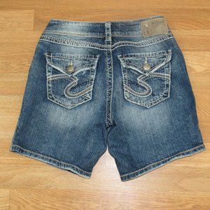 Silver Suki Surplus Flap Pocket Mid Rise Jean Shorts Size 27